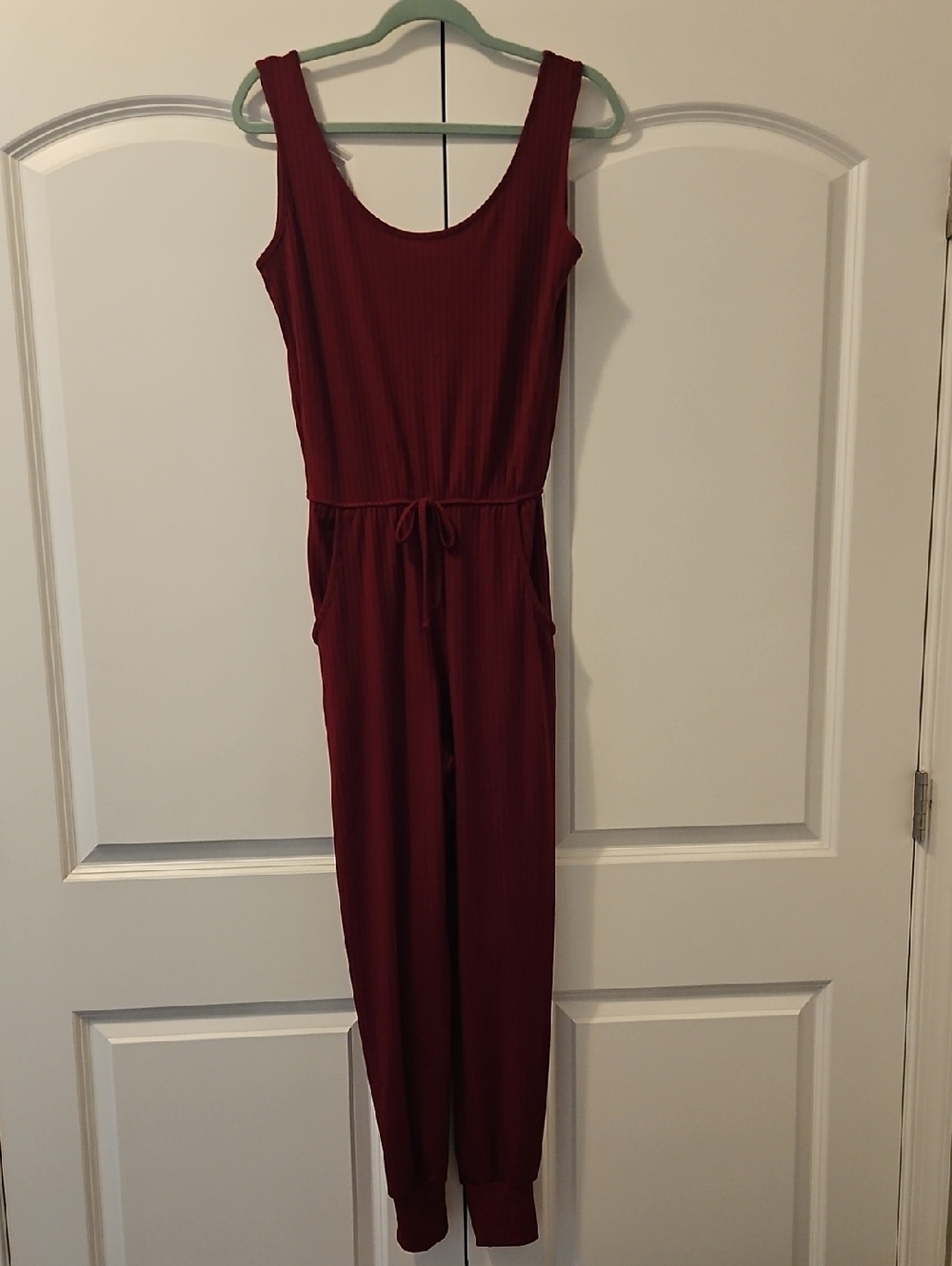 Missguided Sweatpants-style Jumpsuit with Tie Waist in Burgundy